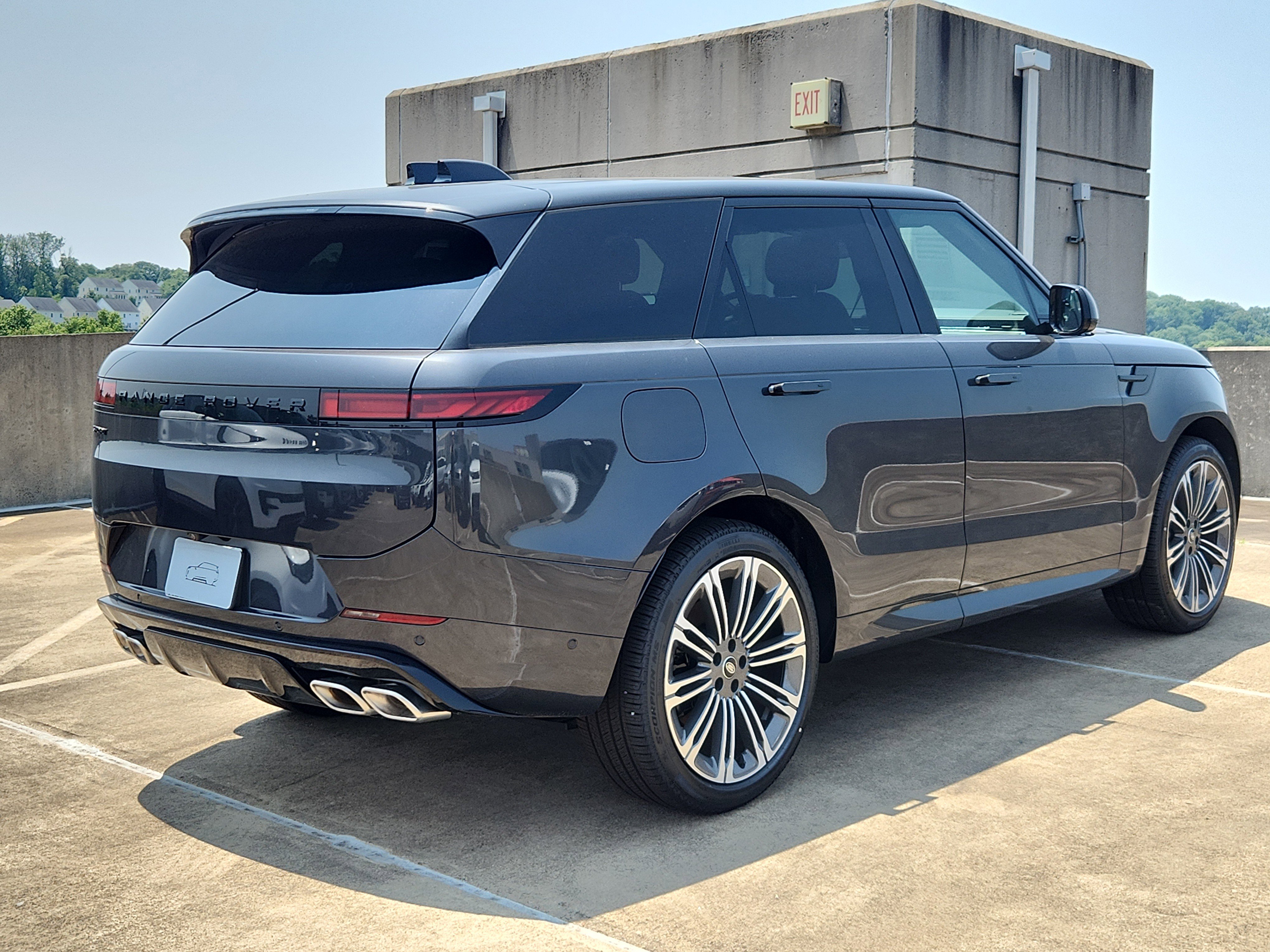 New 2025 Land Rover Range Rover Sport Dynamic SE image 2