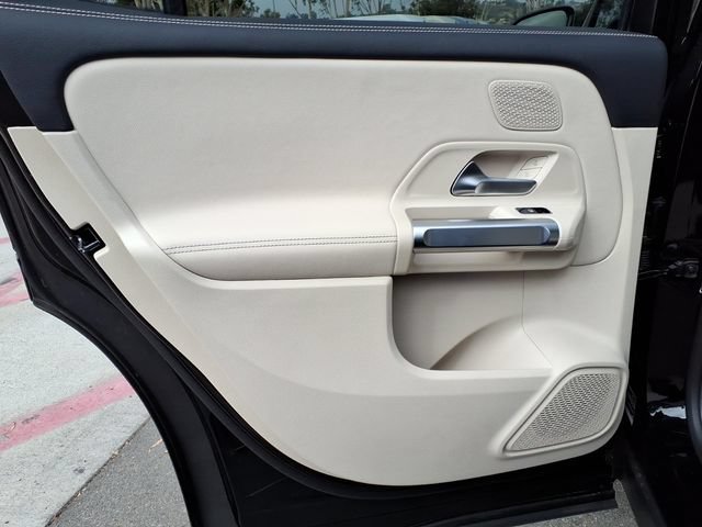 New 2026 Mercedes-Benz GLB 250 4MATIC image 17