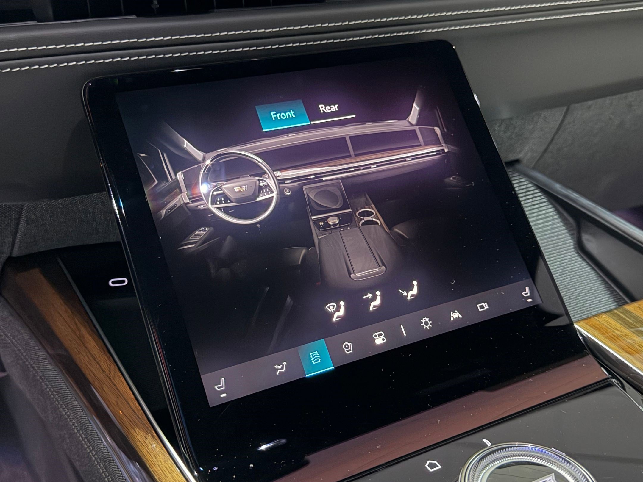 New 2025 Cadillac Escalade Premium Luxury Platinum AWD/4WD image 52