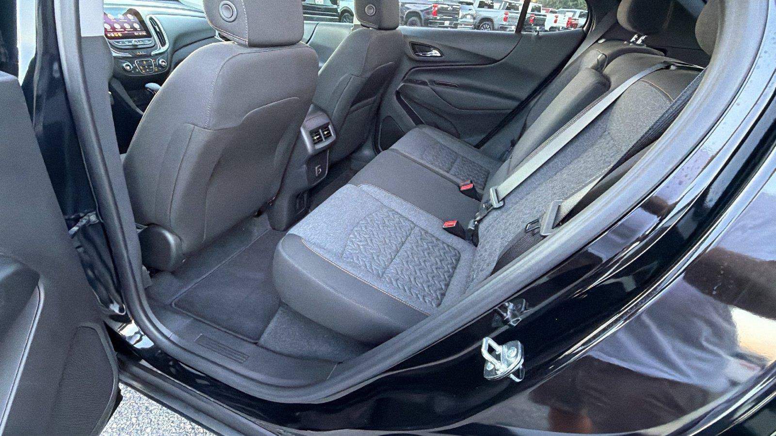 Used 2024 Chevrolet Equinox LT FWD image 23