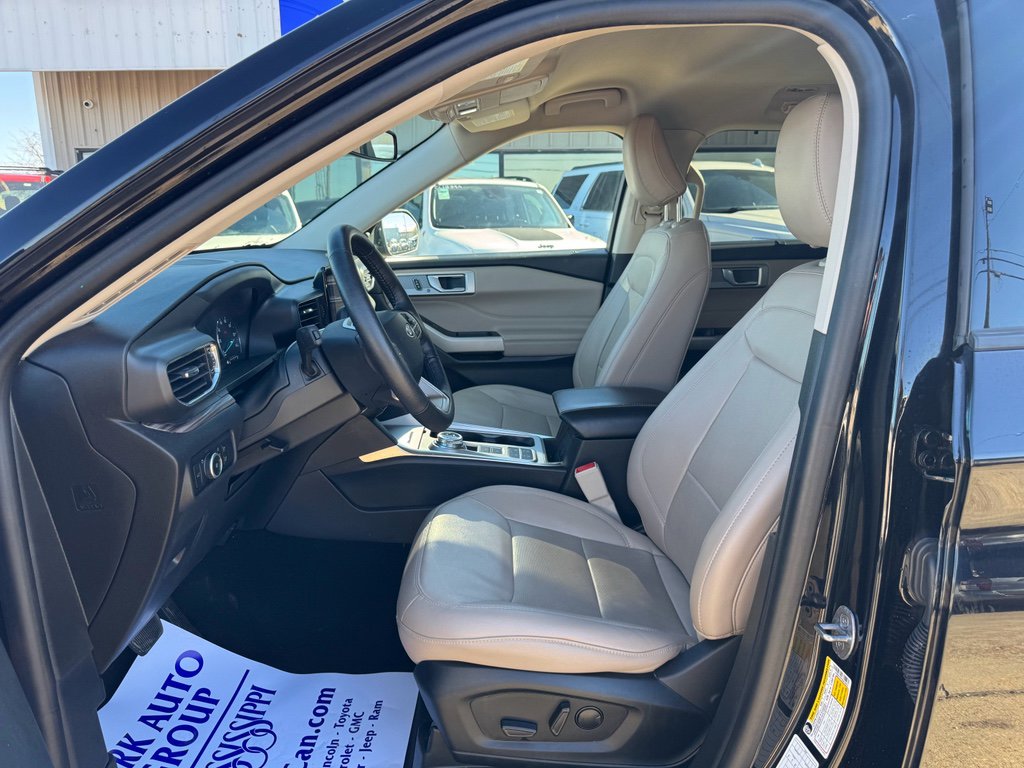Used 2024 Ford Explorer Limited image 11