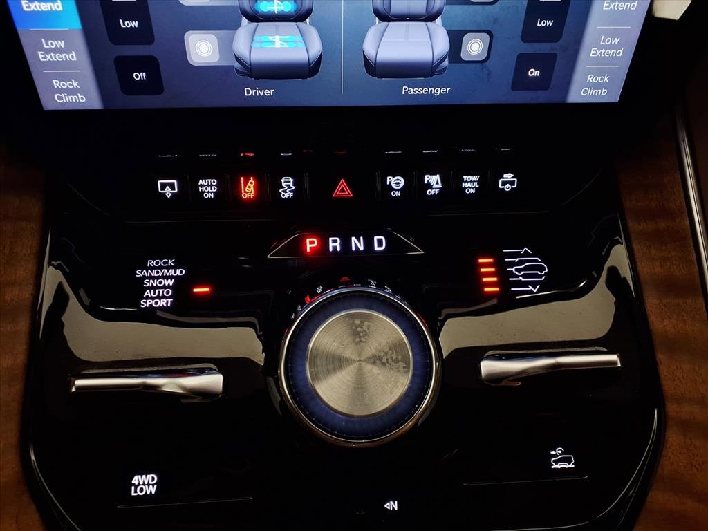 Used 2022 Jeep Grand Wagoneer Series III w/ Rear Seat Video Group 1 image 22