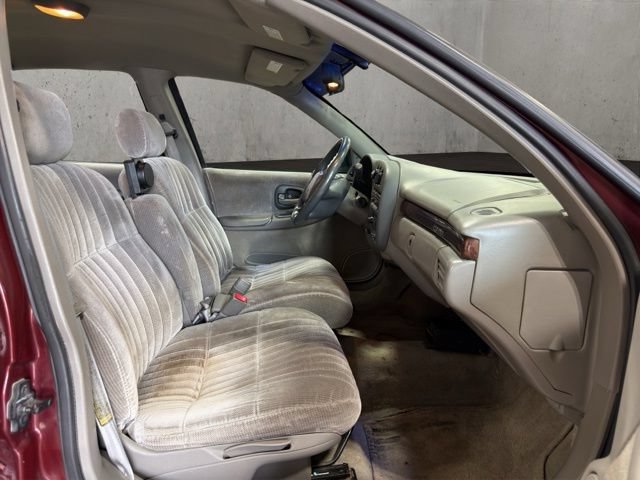 Used 2001 Chevrolet Lumina w/ Preferred Equipment Group FWD image 18