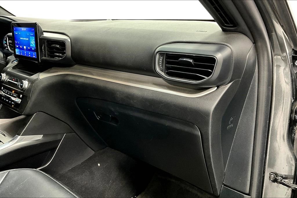 Used 2020 Ford Explorer XLT w/ Equipment Group 202A image 18