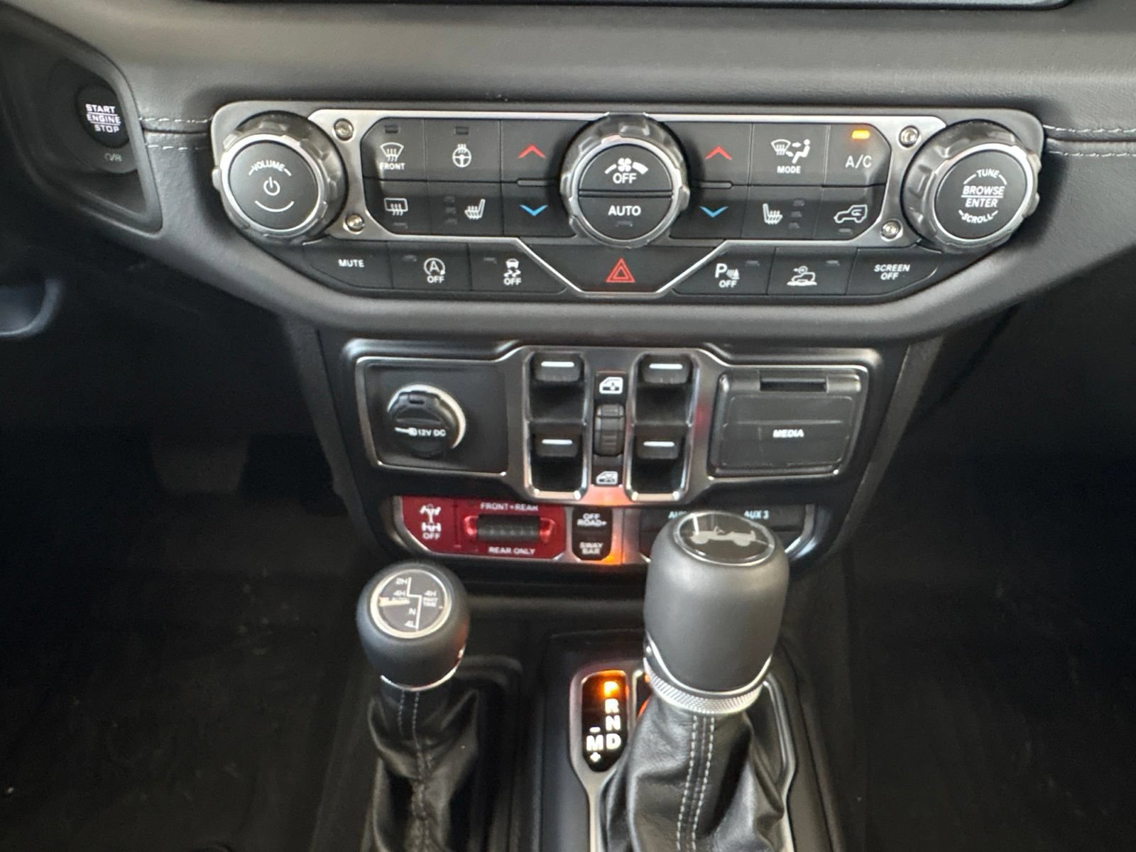 New 2026 Jeep Wrangler Unlimited Rubicon AWD/4WD image 26