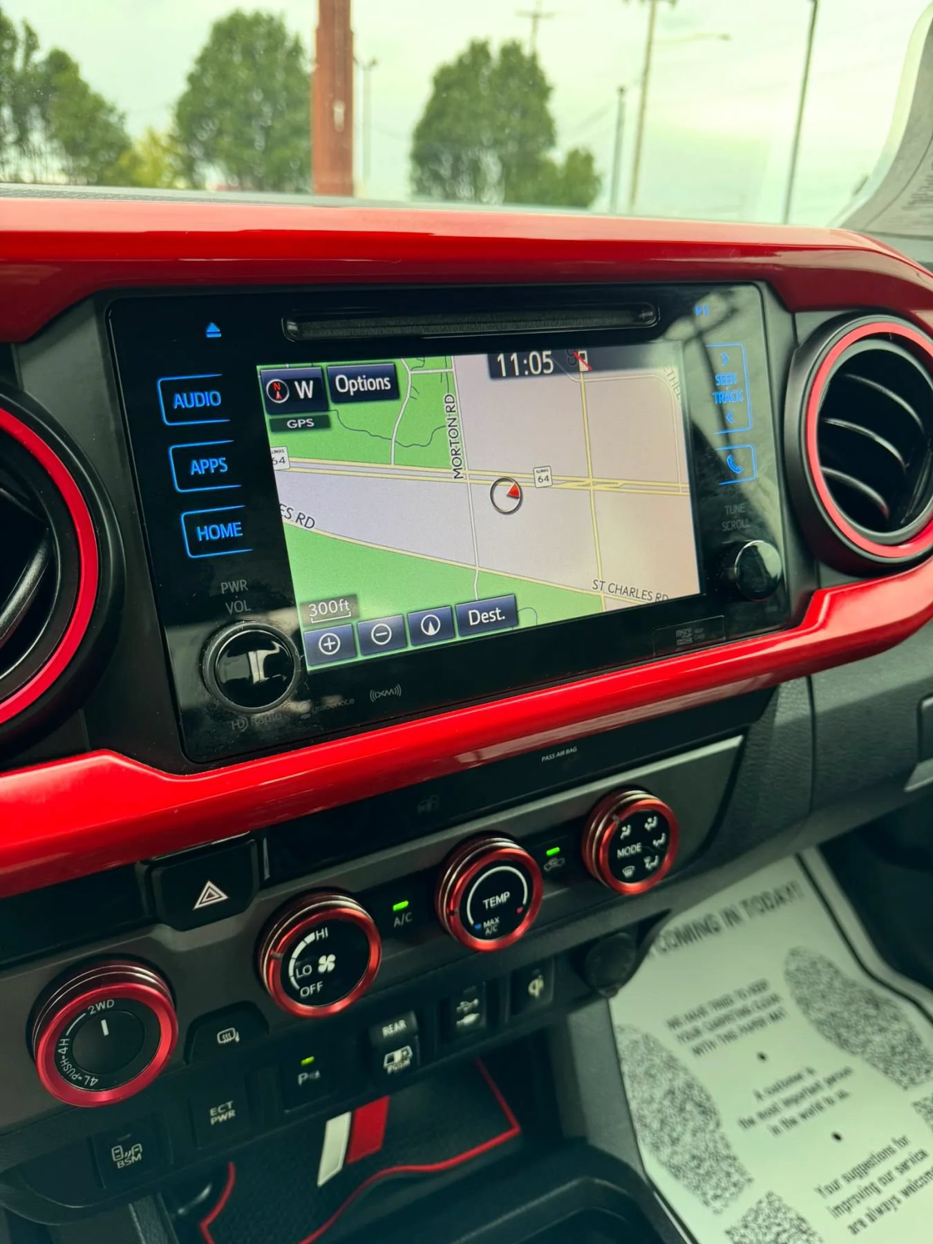 Used 2018 Toyota Tacoma TRD Off-Road w/ Technology Package AWD/4WD image 28