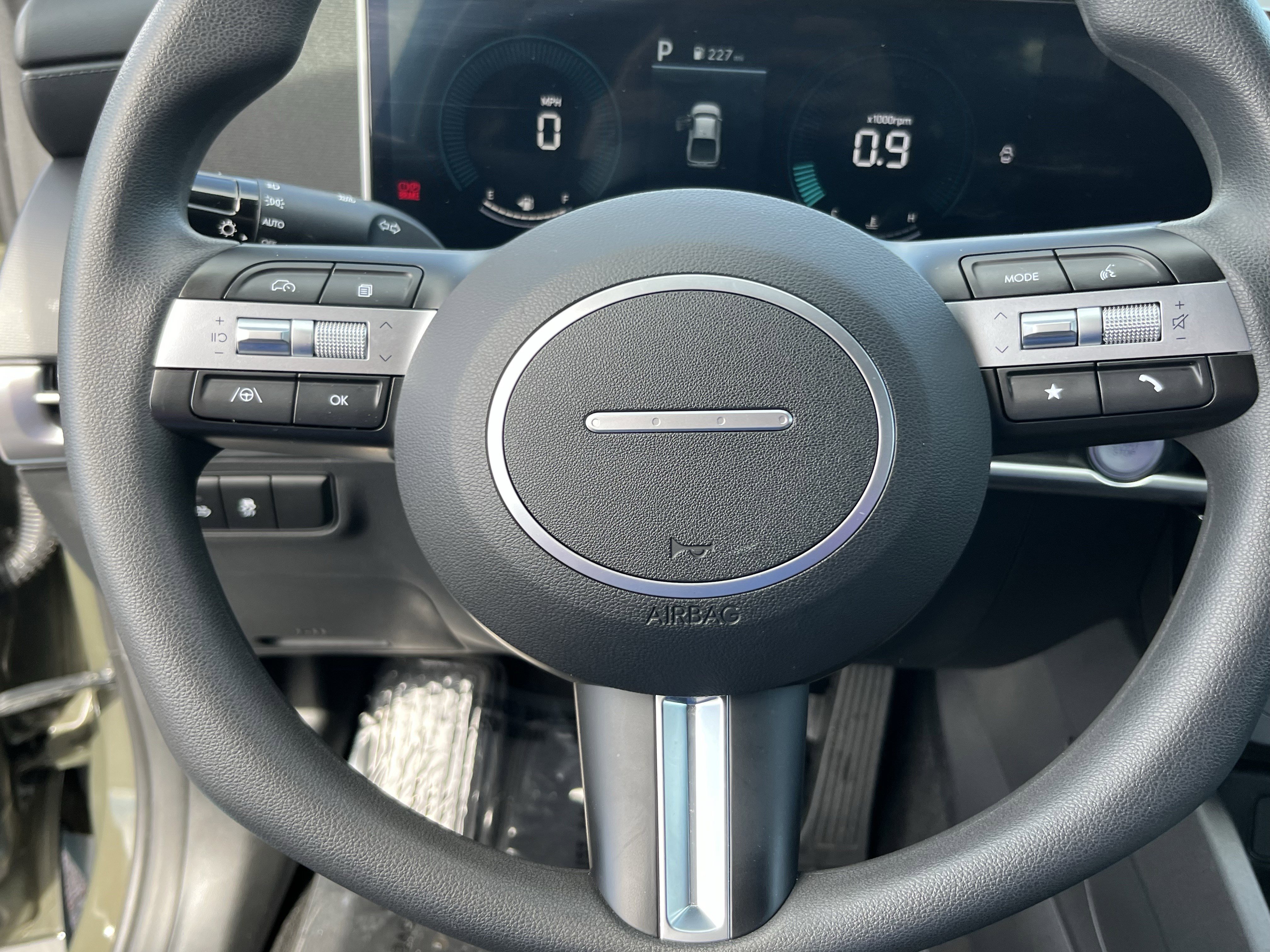 Certified 2025 Hyundai Santa Cruz SE image 18