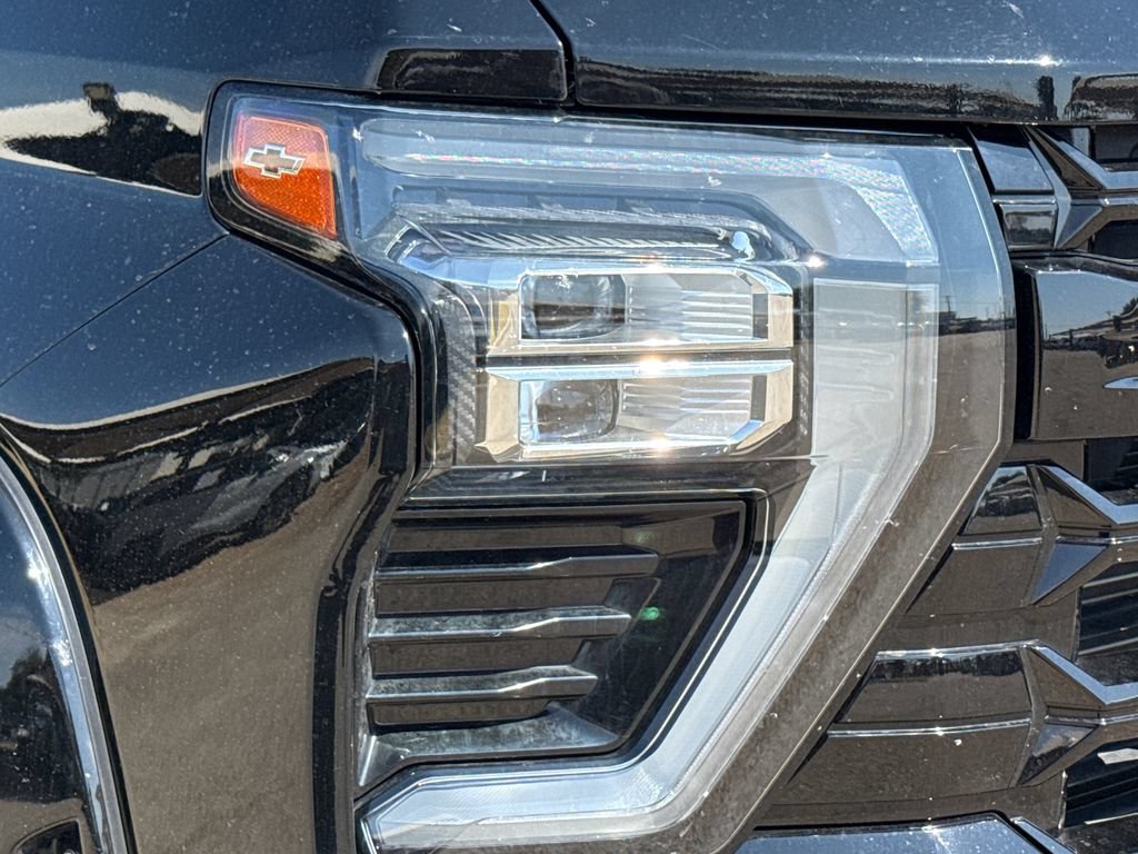 Used 2024 Chevrolet Silverado 2500 ZR2 w/ Technology Package AWD/4WD image 4
