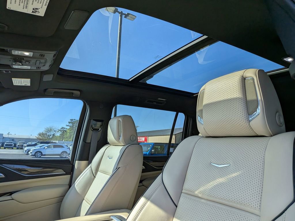 Used 2023 Cadillac Escalade ESV Premium Luxury w/ Performance Package image 15