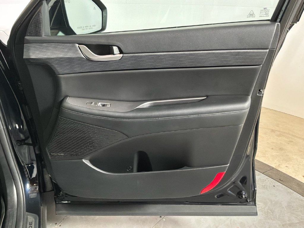 Used 2024 Hyundai Palisade Limited AWD/4WD image 17