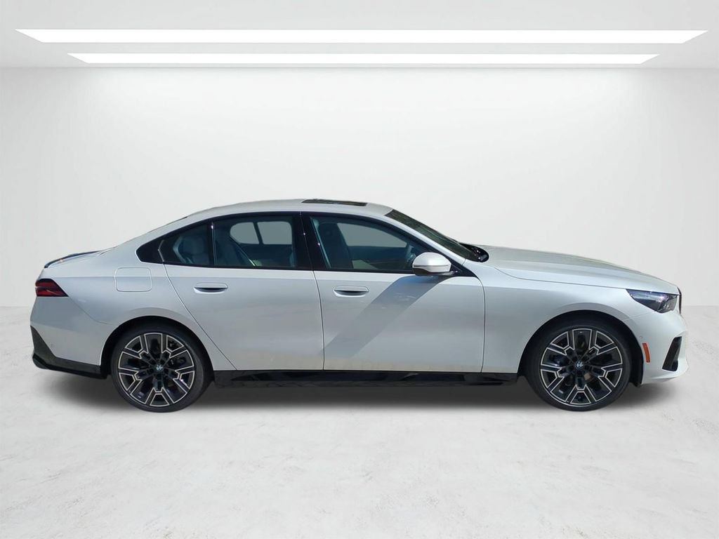 New 2027 BMW 530i xDrive w/ M Sport Package AWD/4WD image 3