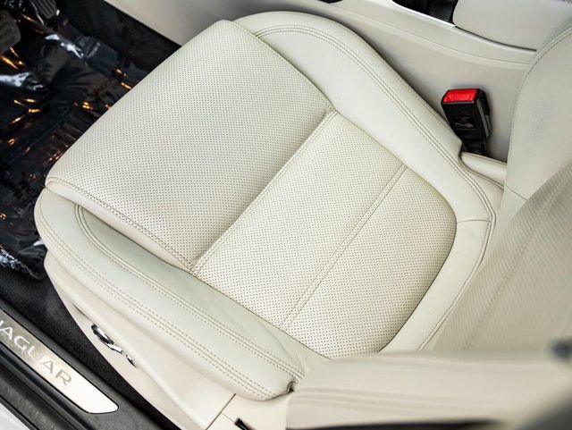 Used 2022 Jaguar E-PACE SE image 15