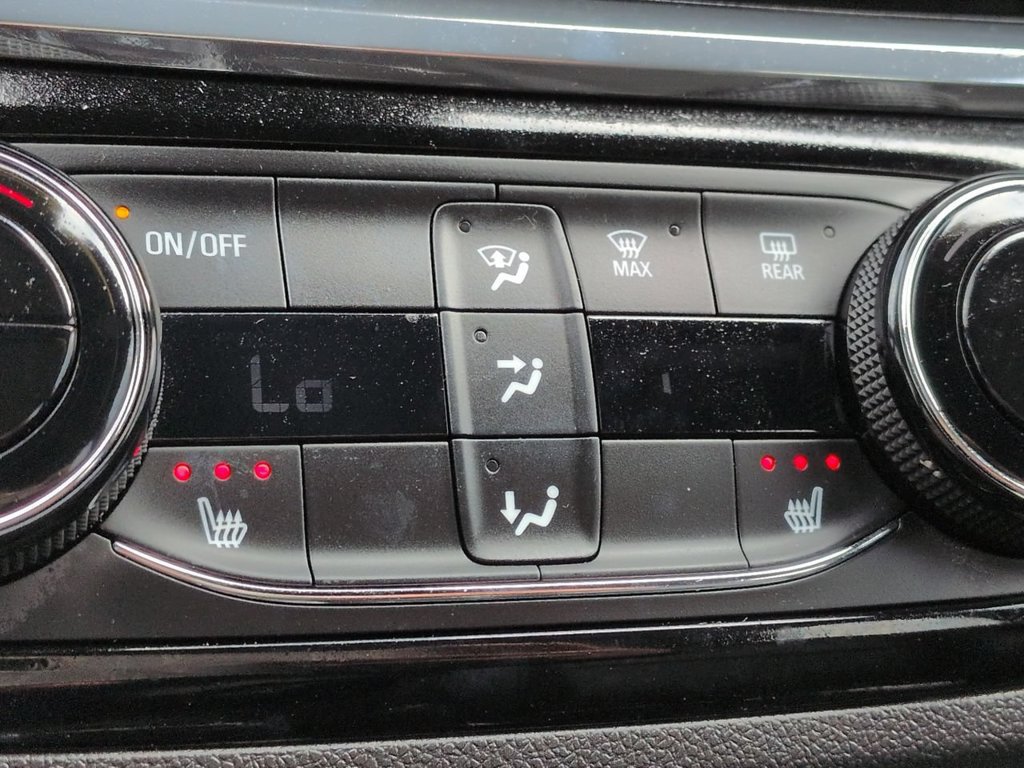 Used 2025 Buick Envista Sport Touring w/ Experience Buick Package FWD image 23