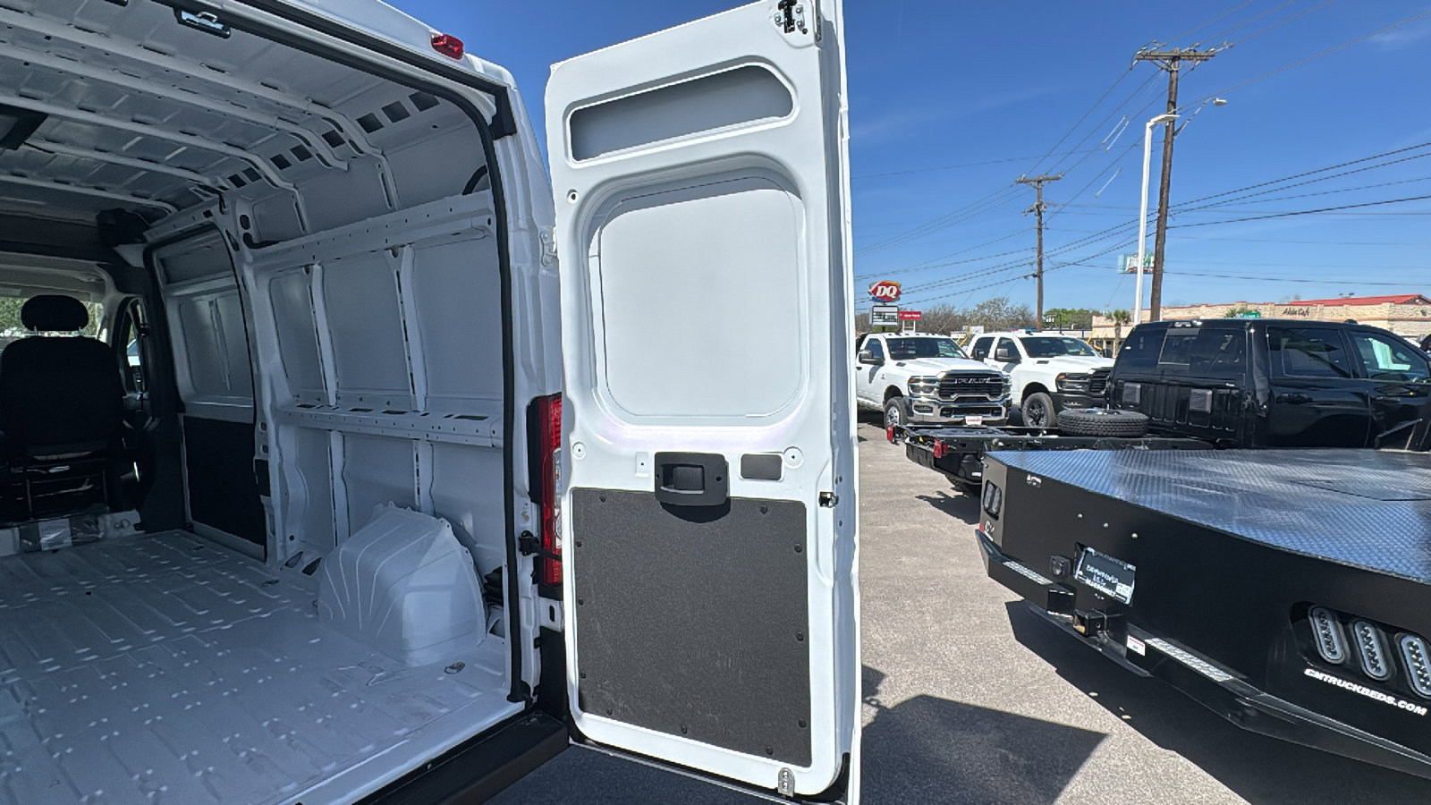 New 2026 RAM ProMaster 2500 w/ Convenience Group image 23