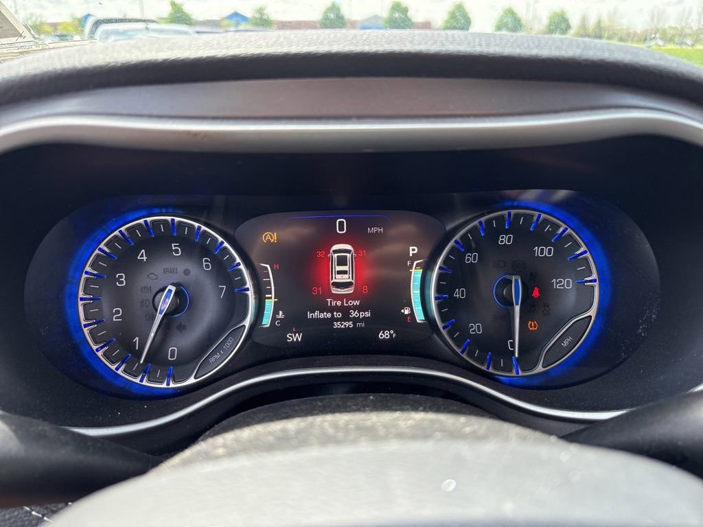 Used 2022 Chrysler Pacifica Touring-L FWD image 26