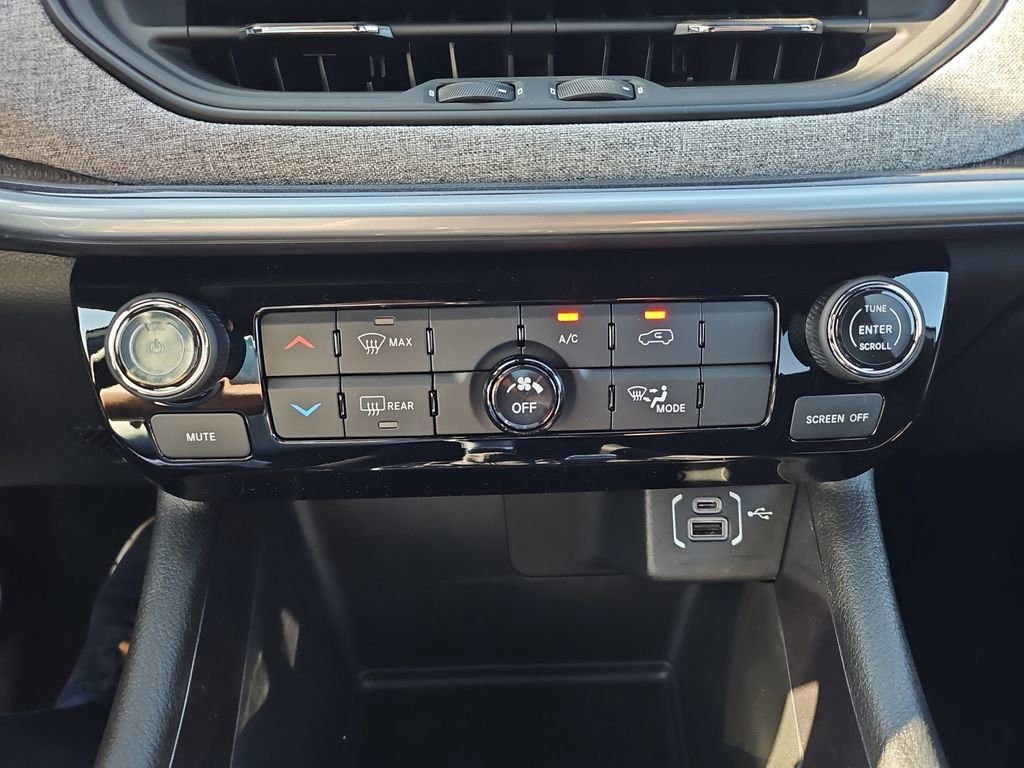 New 2025 Jeep Compass Sport image 21