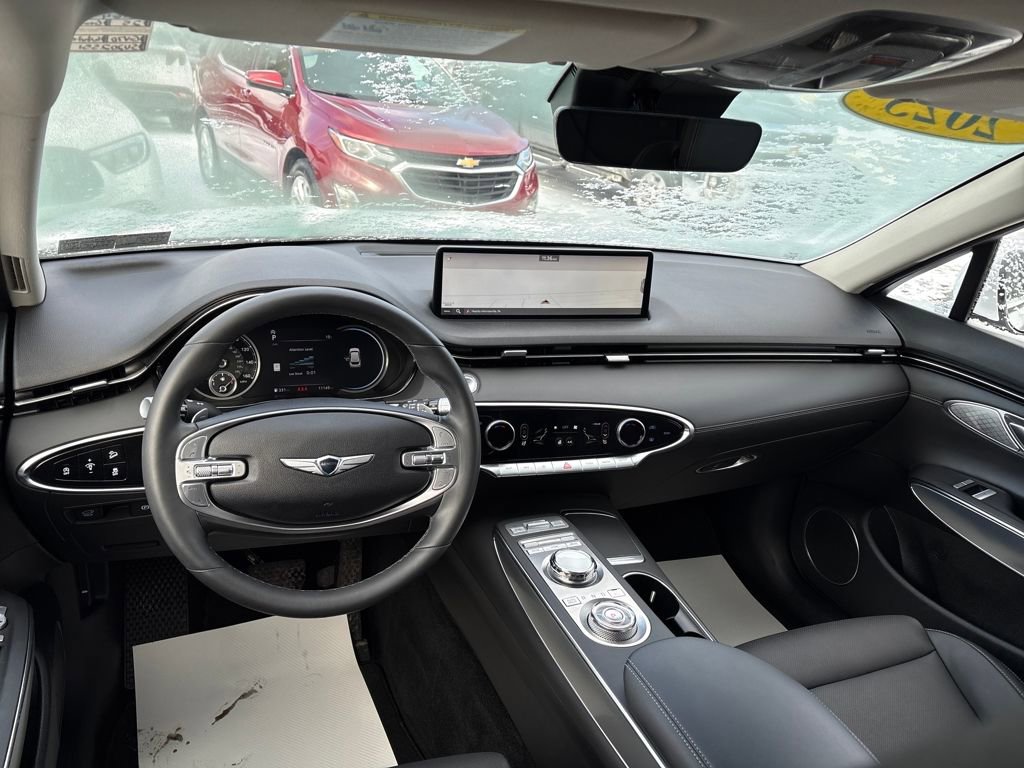 Used 2025 Genesis GV70 2.5T Select w/ Select Package image 14