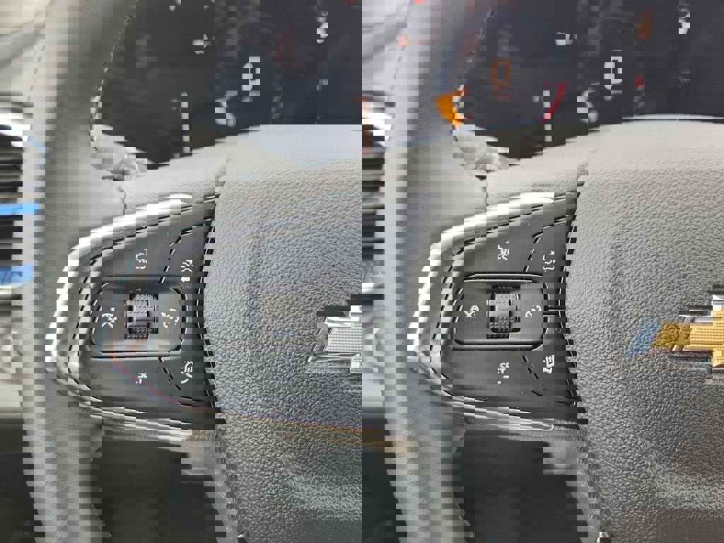 Used 2025 Chevrolet Trax LT w/ LT Convenience Package image 21