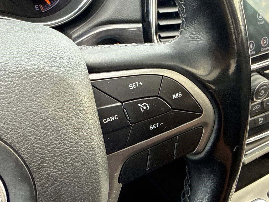 Used 2020 Jeep Grand Cherokee Overland image 27