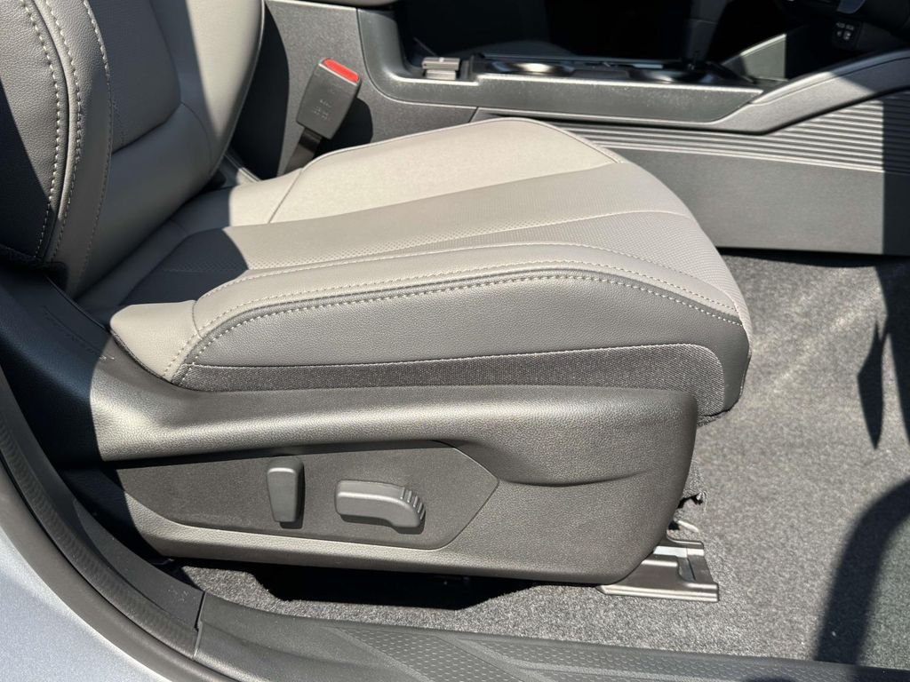 New 2026 Subaru Outback Limited AWD/4WD image 9