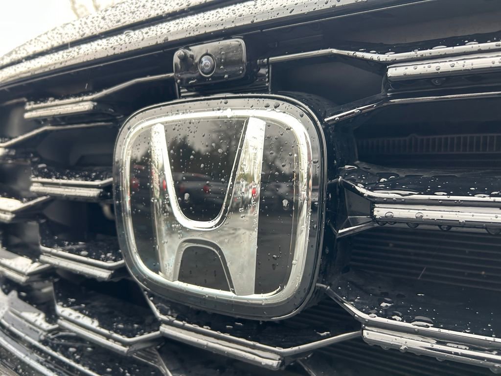 Used 2025 Honda Pilot TrailSport image 31