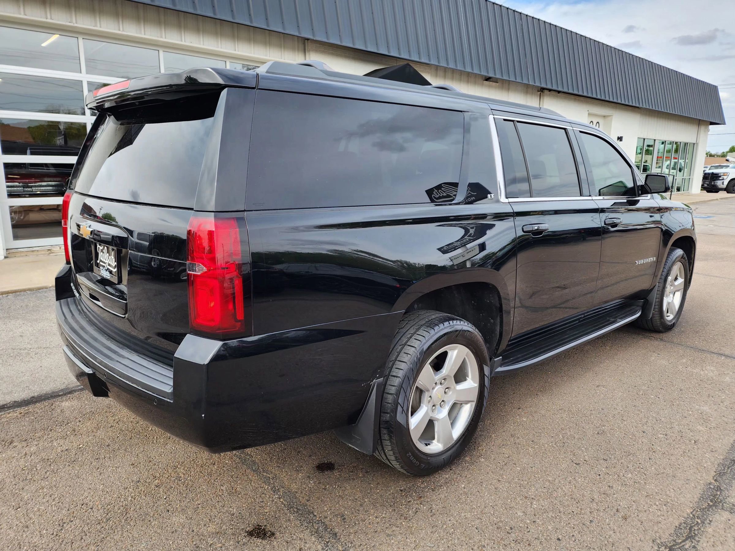 Used 2017 Chevrolet Suburban LT AWD/4WD image 8