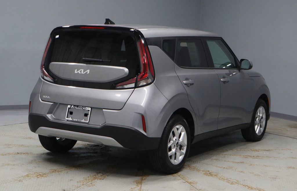 Used 2025 Kia Soul LX w/ LX Technology Package image 10