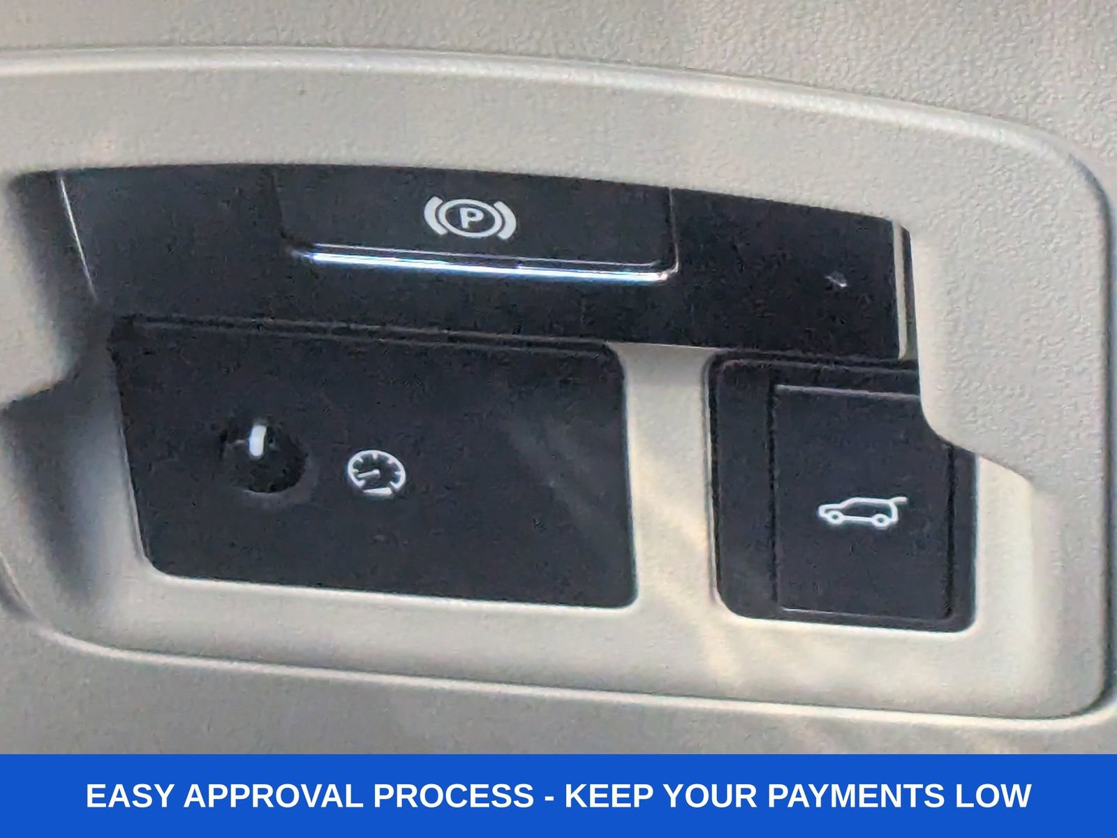 Used 2018 Land Rover Range Rover Velar R-Dynamic SE image 44