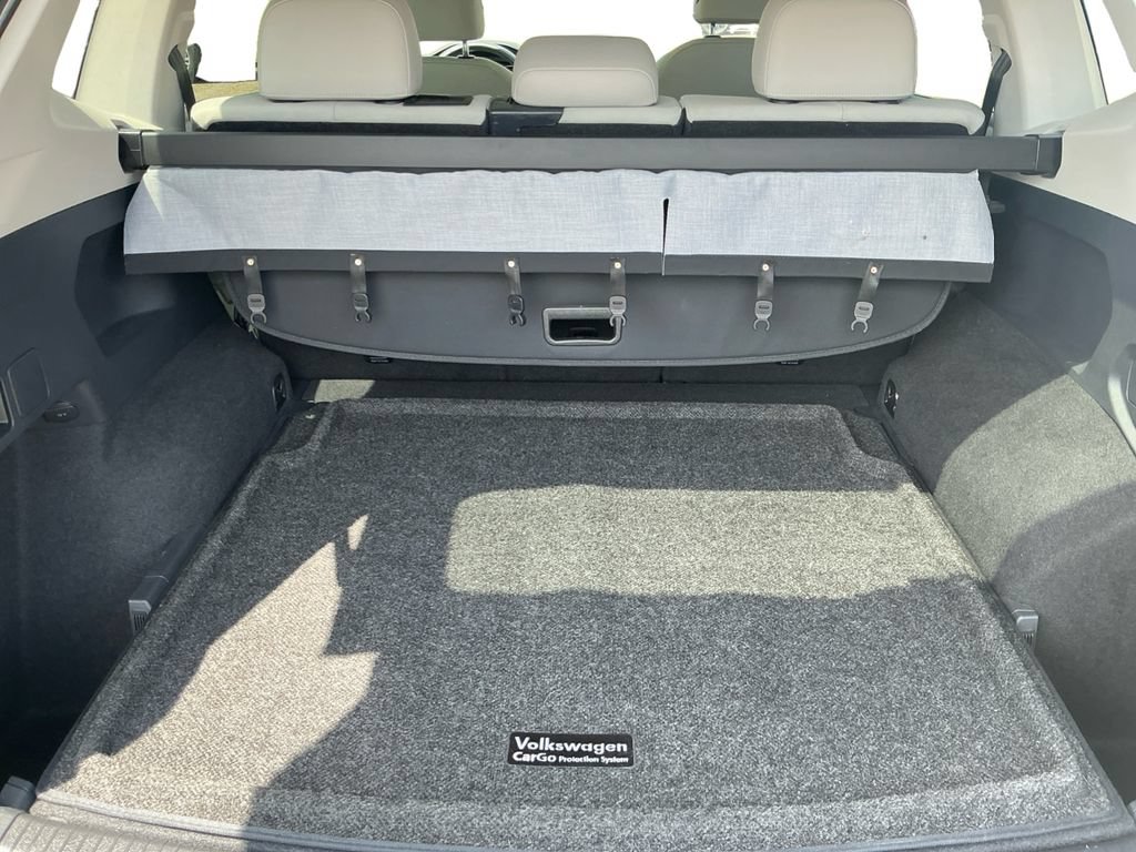 Used 2020 Volkswagen Tiguan SE w/ Panoramic Sunroof Package AWD/4WD image 21