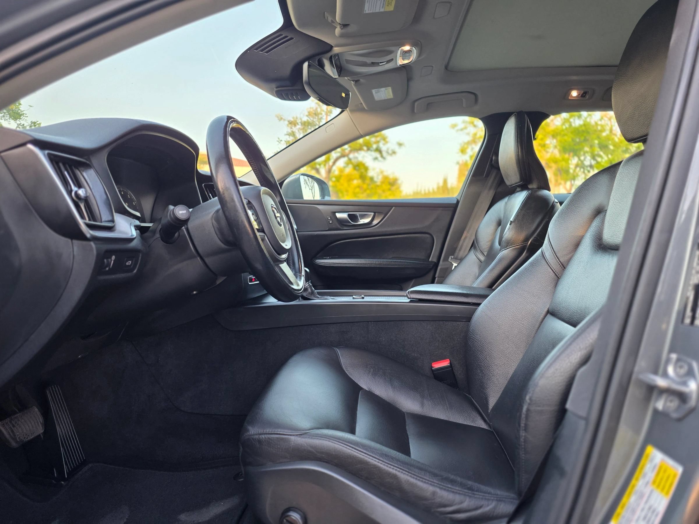 Used 2020 Volvo V60 T5 Momentum FWD image 18