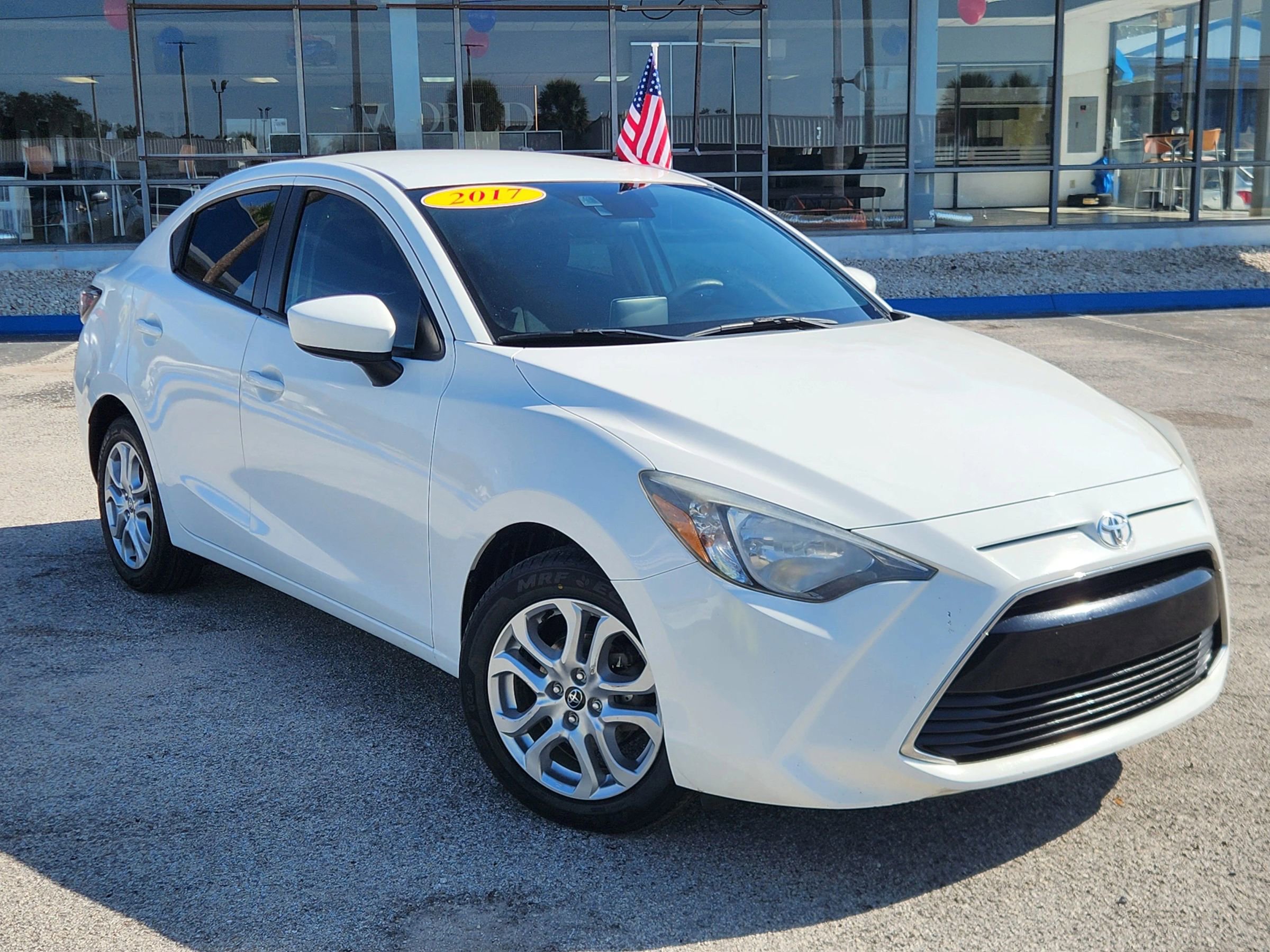 Used 2017 Toyota Yaris iA image 2
