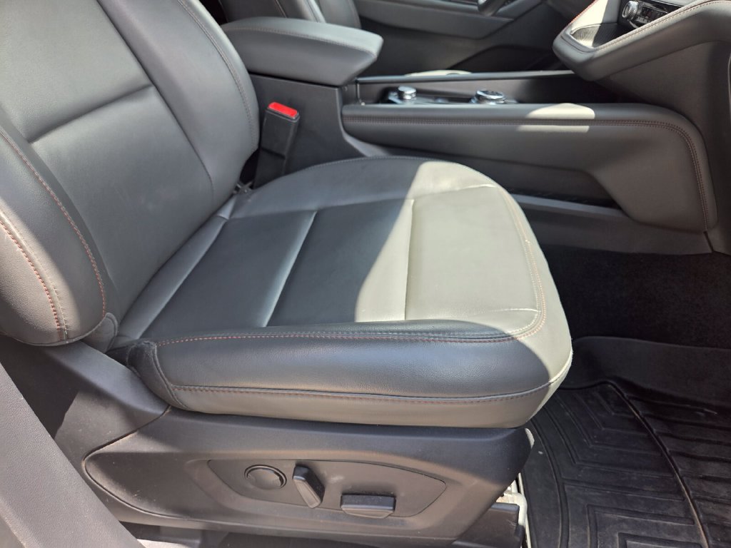 Used 2025 Ford Explorer Active w/ Active Comfort Package AWD/4WD image 29