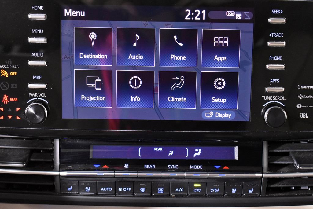 Used 2021 Toyota Sienna Limited image 41