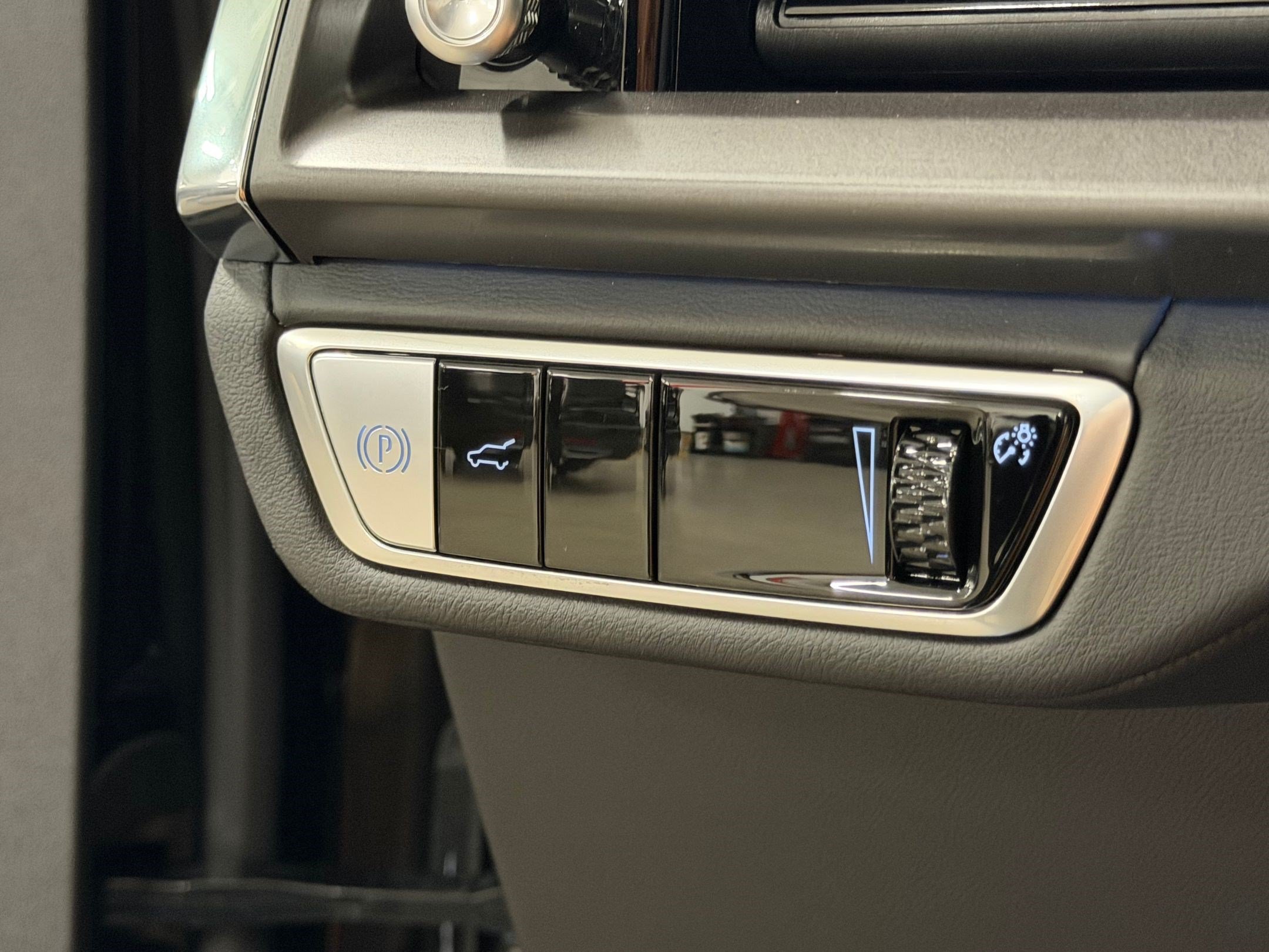 New 2027 Cadillac Vistiq Luxury AWD/4WD image 32