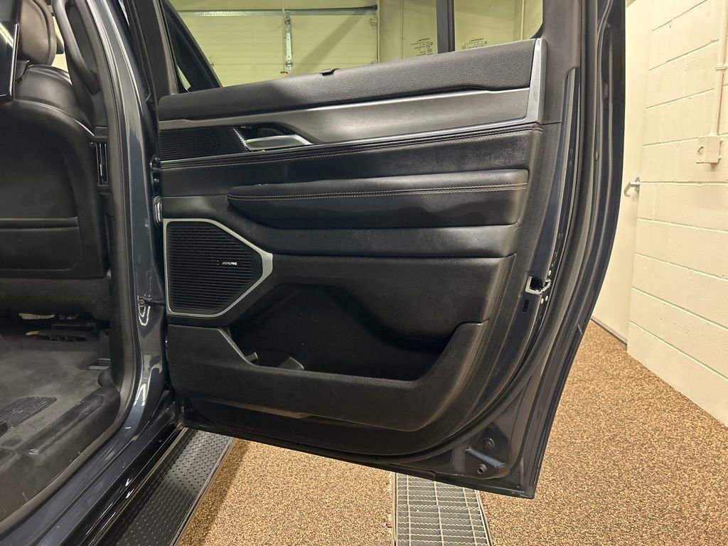 Used 2024 Jeep Wagoneer L Series II w/ Convenience Group I image 17