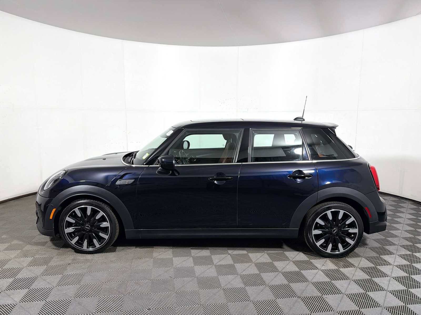Used 2024 MINI Cooper S FWD image 4