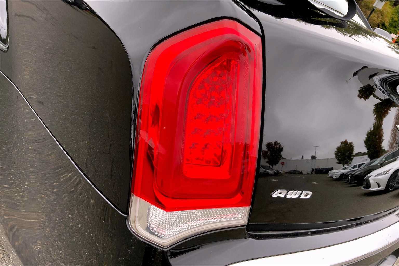 Used 2018 Chrysler 300 Limited w/ Light Group AWD/4WD image 29