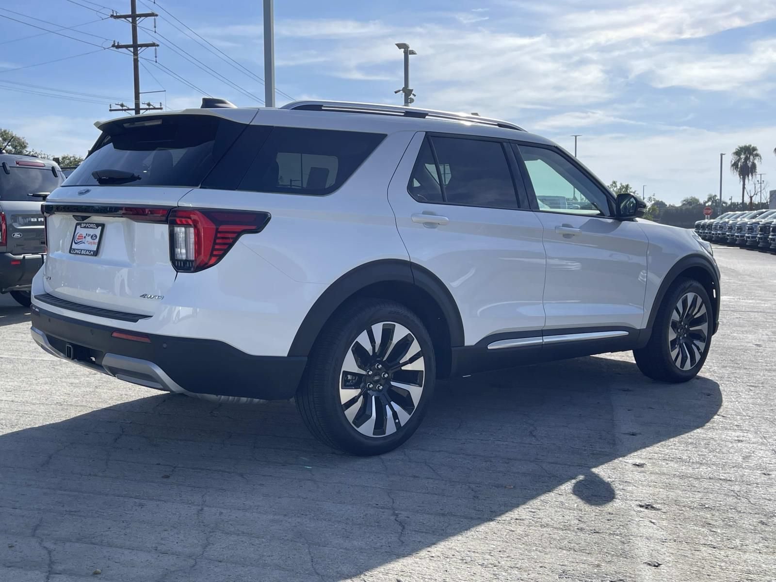 New 2026 Ford Explorer Platinum w/ LUX Leather Package AWD/4WD image 3