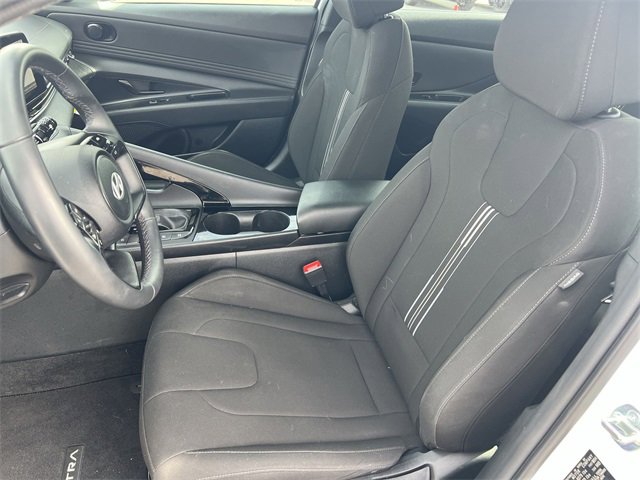 Certified 2025 Hyundai Elantra SEL image 27