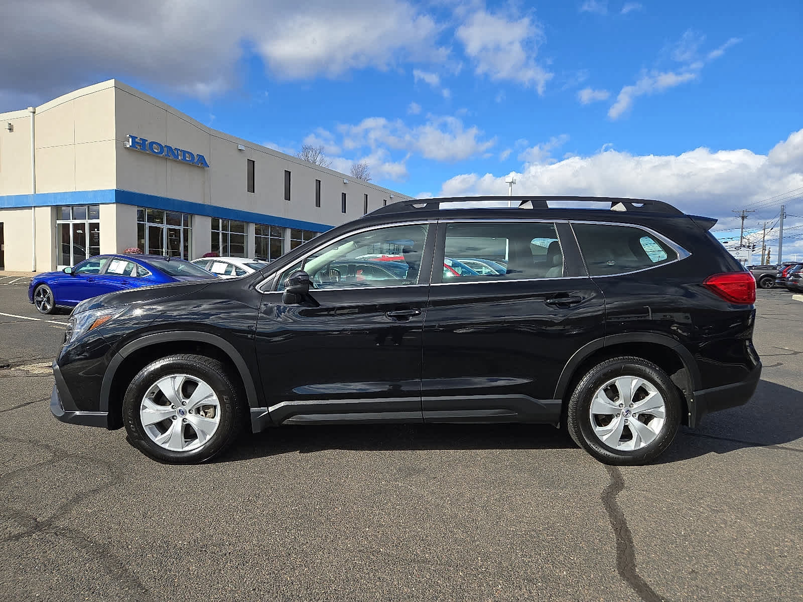 Used 2023 Subaru Ascent 8-Passenger image 8