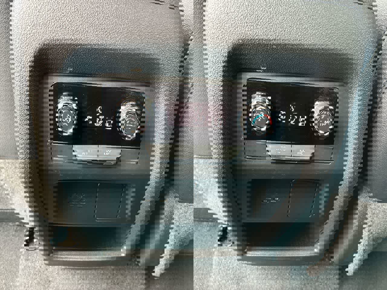 Used 2025 Chevrolet Traverse LT image 21