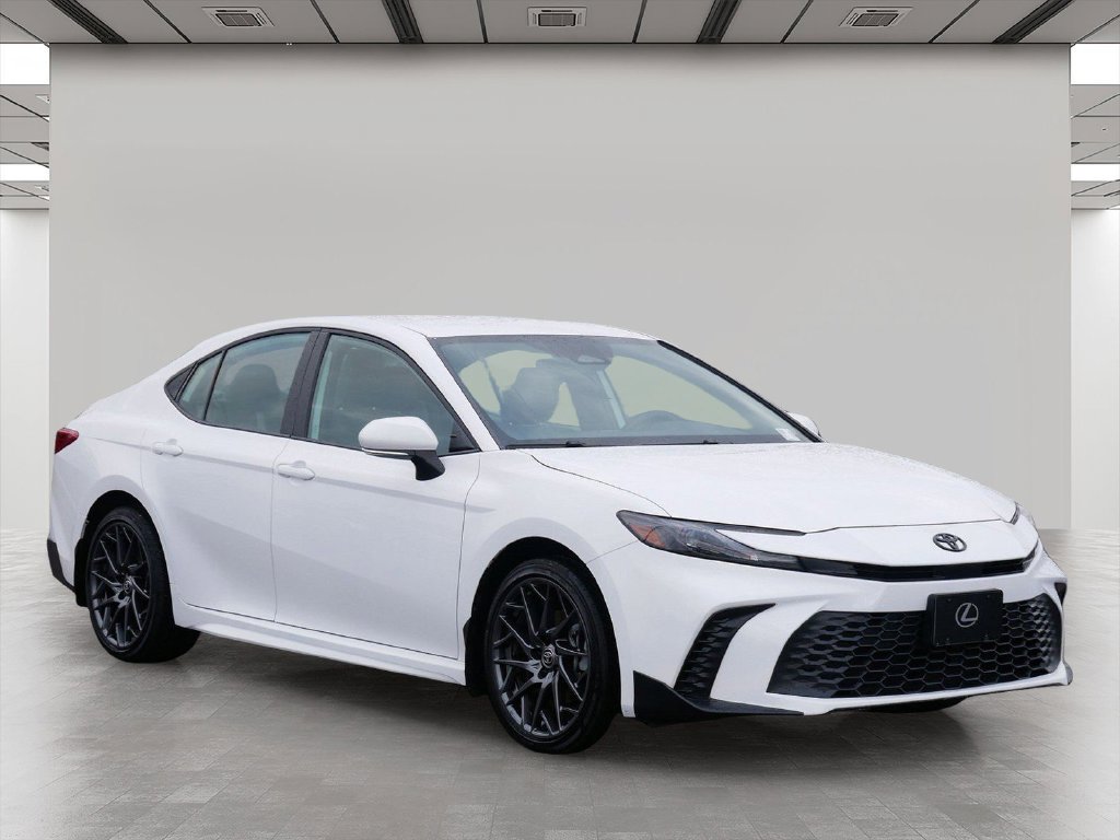 Used 2025 Toyota Camry SE w/ Convenience Package AWD/4WD image 1
