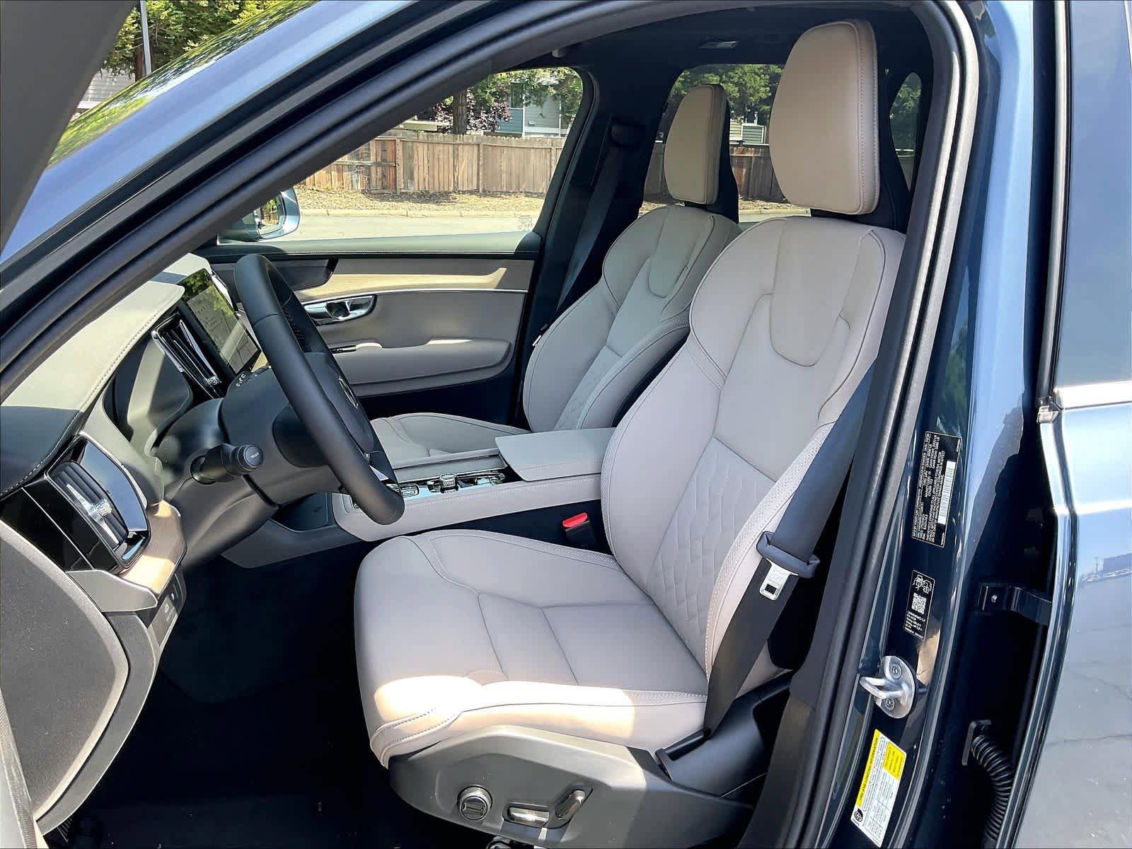 New 2026 Volvo XC90 T8 Plus w/ Protection Package AWD/4WD image 11