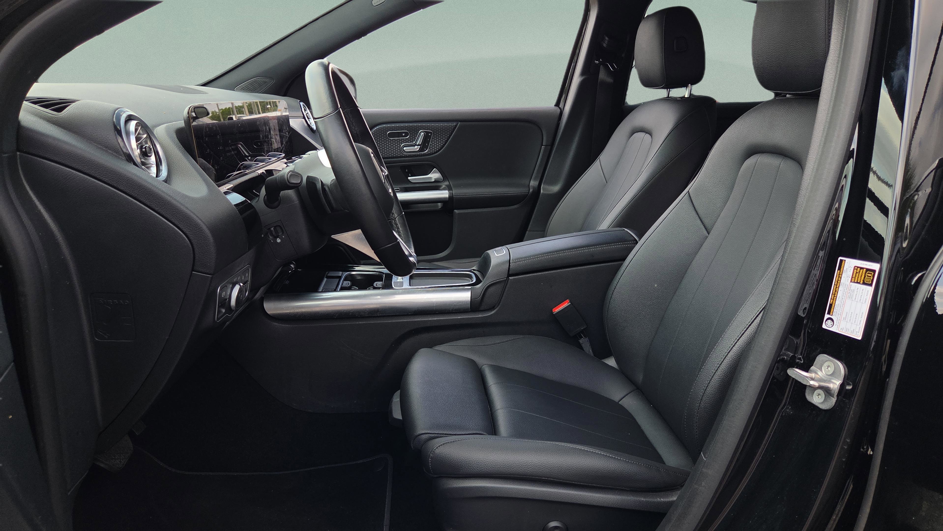 Used 2025 Mercedes-Benz GLA 250 4MATIC image 14