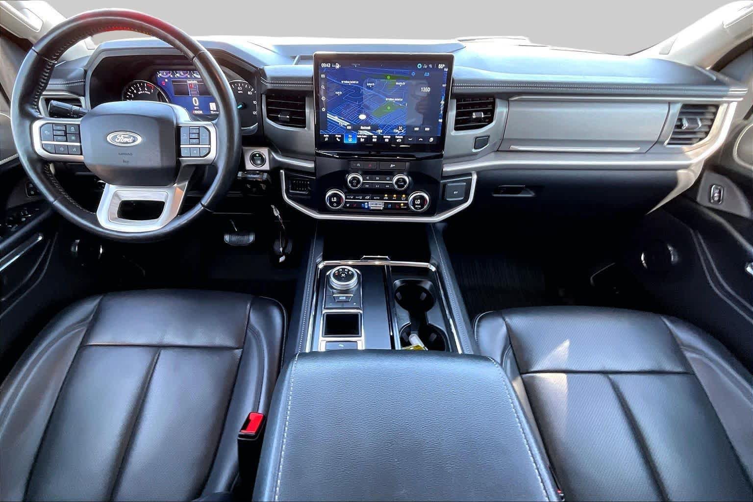 Used 2024 Ford Expedition XLT RWD image 14