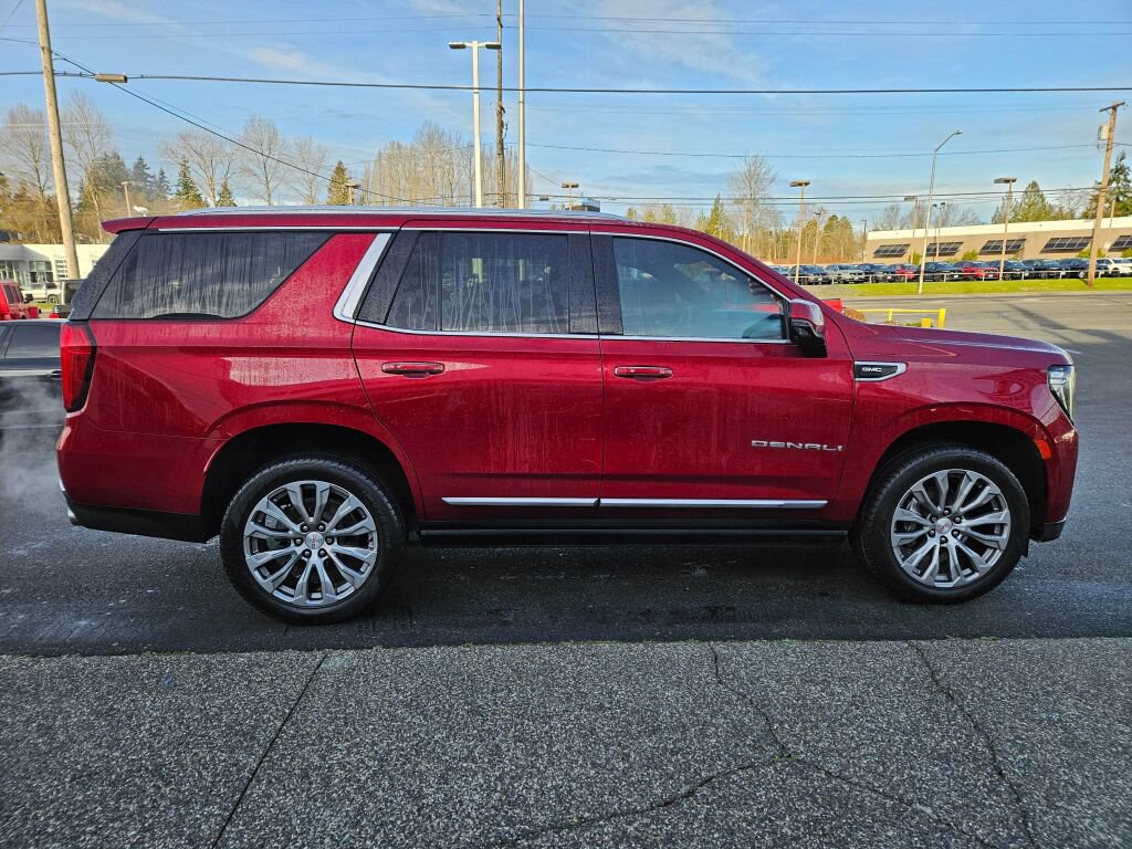 Used 2021 GMC Yukon Denali w/ Denali Premium Package image 6