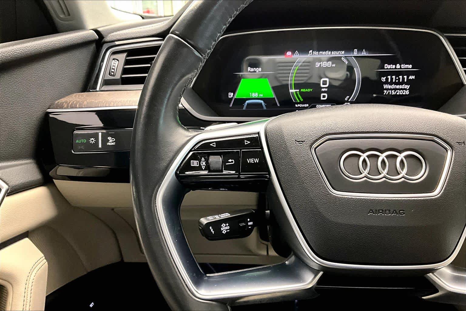 Used 2024 Audi Q8 e-tron Premium Plus AWD/4WD image 22