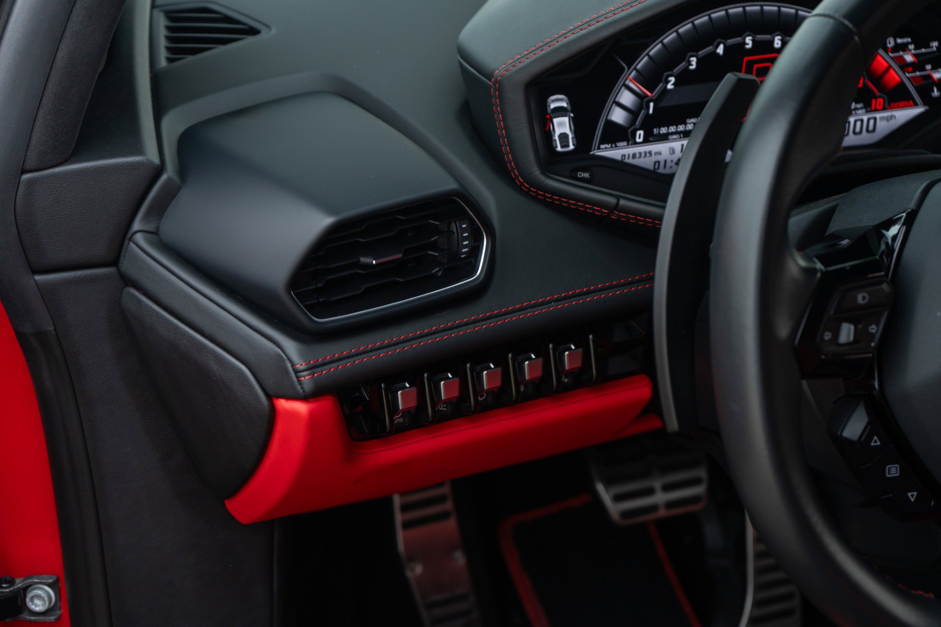 Used 2021 Lamborghini Huracan EVO RWD image 19