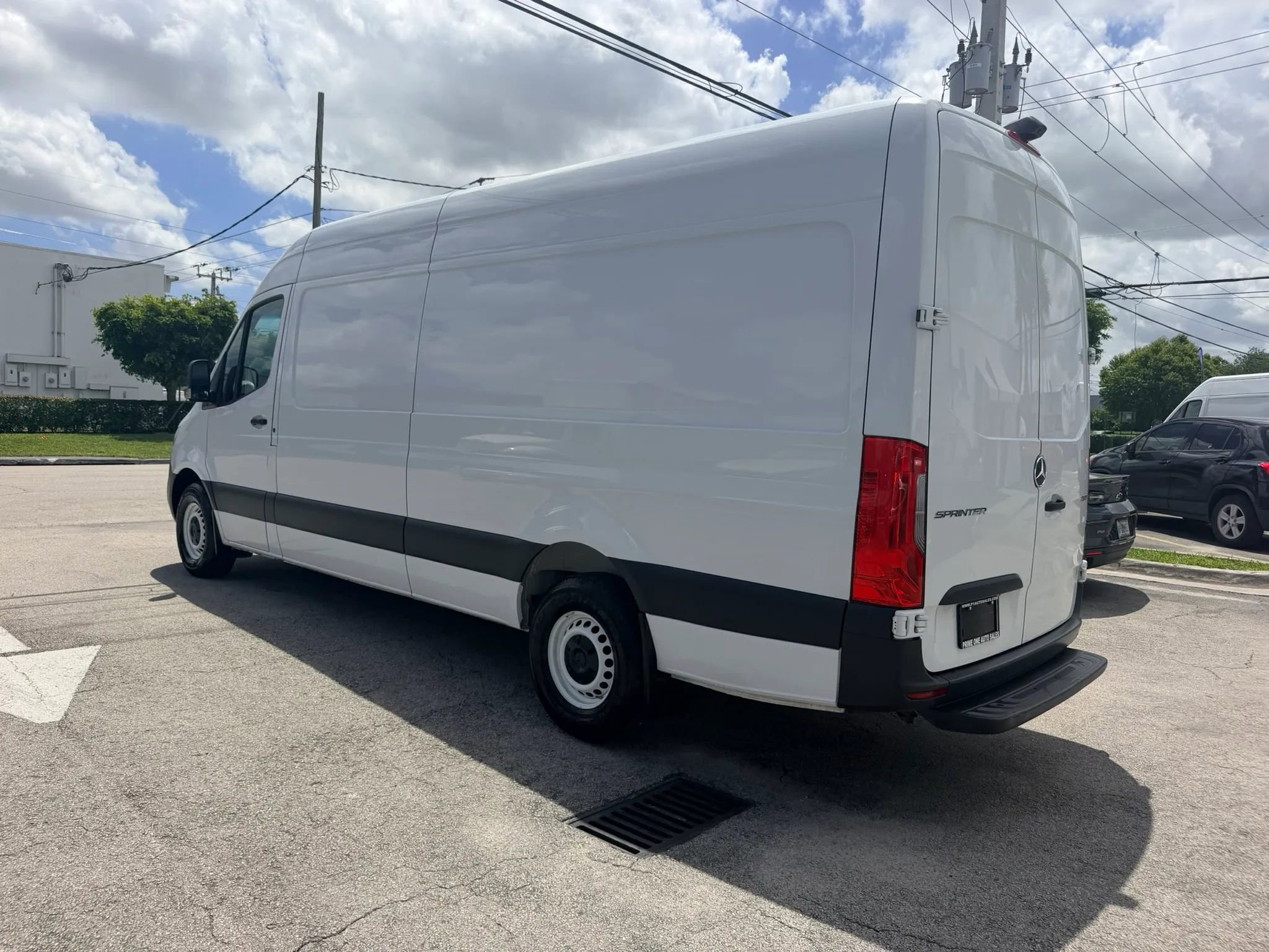 Used 2023 Mercedes-Benz Sprinter 2500 w/ Dashboard Charging Package image 5