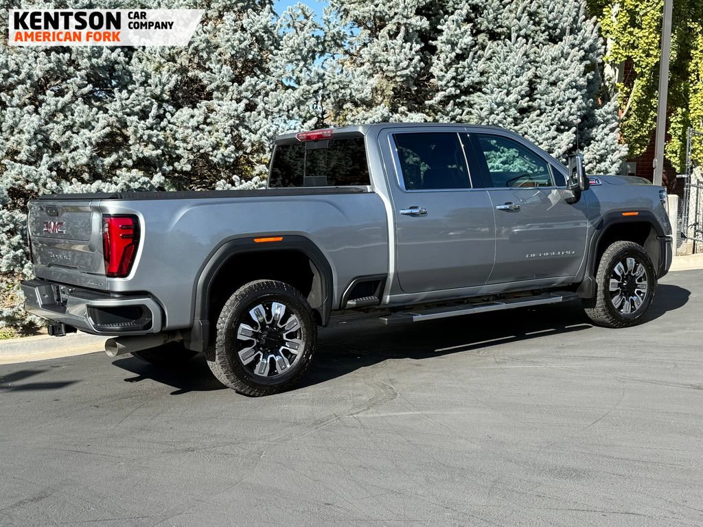 Used 2025 GMC Sierra 3500 Denali image 8